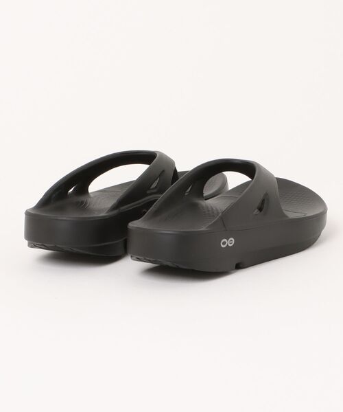 OOFOS(ウーフォス)の「OOriginal 2000010050182(サンダル・メンズ・ブラック・23cm/24cm/25cm)」の2枚目の写真