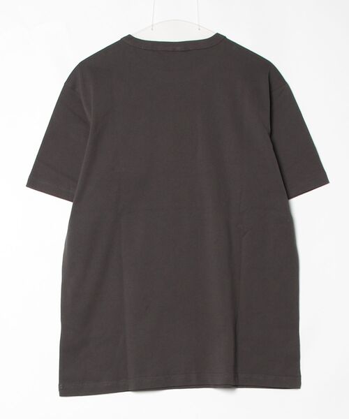 Champion（チャンピオン）の「【別注】チャンピオン  SHORT SLEEVE T-SHIRT 限定コラボ（Tシャツ/カットソー・メンズ・アイボリー/ブラック・S/M/L/LL）」の3枚目の写真
