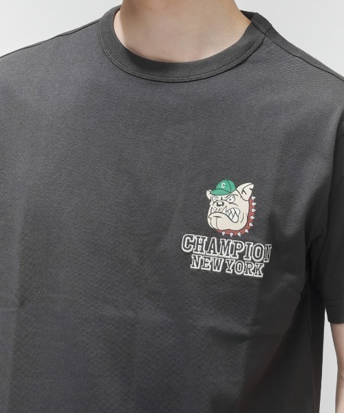 Champion（チャンピオン）の「【別注】チャンピオン  SHORT SLEEVE T-SHIRT 限定コラボ（Tシャツ/カットソー・メンズ・アイボリー/ブラック・S/M/L/LL）」の7枚目の写真