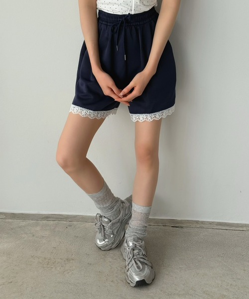 Jewelobe（ジュエローブ）の「レースデザインスウエットショートパンツ（スウェットパンツ・レディース・グレー/ネイビー・FREE）」の5枚目の写真