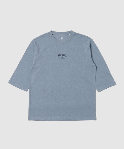 Mac-House(マックハウス)の「【T-GRAPHICS / ティーグラフィックス】シンプルプリント 7分袖Tシャツ(Tシャツ/カットソー・メンズ・チャコールグレー/ブルー/ブラック/グレー/ホワイト・M/L/XL/S)」の5枚目の写真