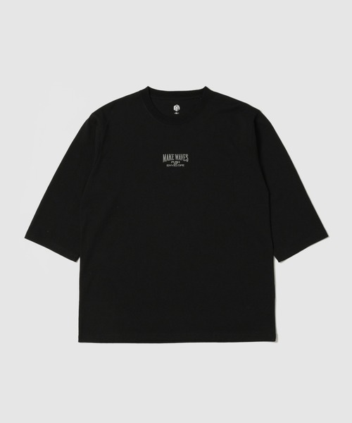 Mac-House(マックハウス)の「【T-GRAPHICS / ティーグラフィックス】シンプルプリント 7分袖Tシャツ(Tシャツ/カットソー・メンズ・チャコールグレー/ブルー/ブラック/グレー/ホワイト・M/L/XL/S)」の2枚目の写真