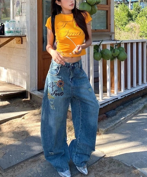 SHEENA(シーナ)の「フラワー刺繍ロゴダメージデニムワイドパンツ(デニムパンツ・レディース・ブルー・S/M/L)」の10枚目の写真