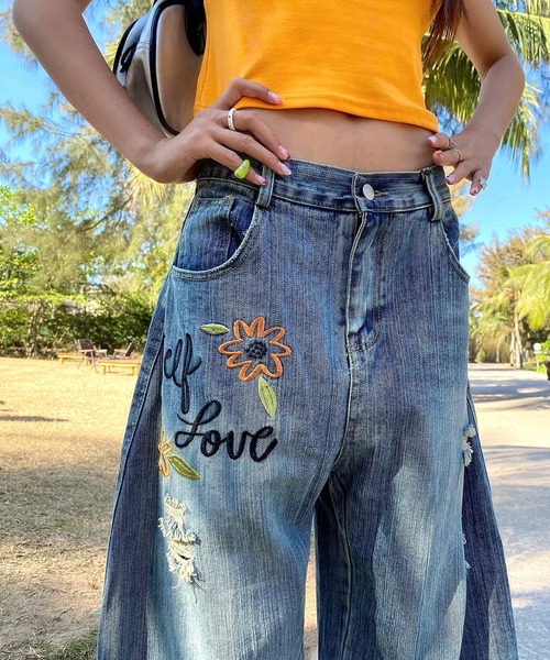 SHEENA(シーナ)の「フラワー刺繍ロゴダメージデニムワイドパンツ(デニムパンツ・レディース・ブルー・S/M/L)」の12枚目の写真