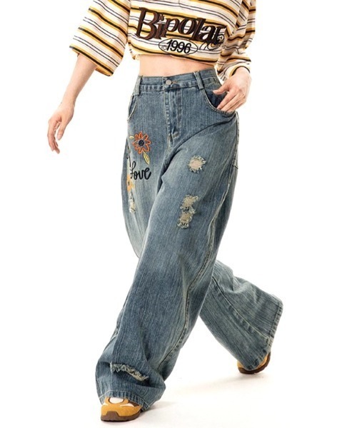 SHEENA(シーナ)の「フラワー刺繍ロゴダメージデニムワイドパンツ(デニムパンツ・レディース・ブルー・S/M/L)」の15枚目の写真