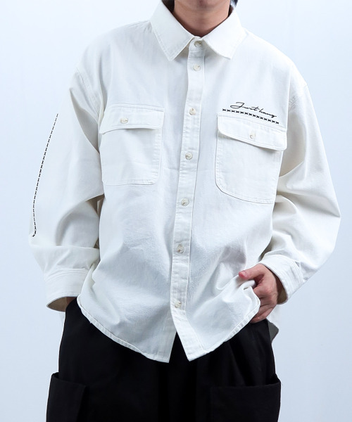 JUSTHANG（ジャストハング）の「Xディバイダー ロゴ アイボリー オーバーサイズ シャツ（シャツ/ブラウス・メンズ・その他・X-LARGE/XX-LARGE/XXX-LARGE）」の2枚目の写真