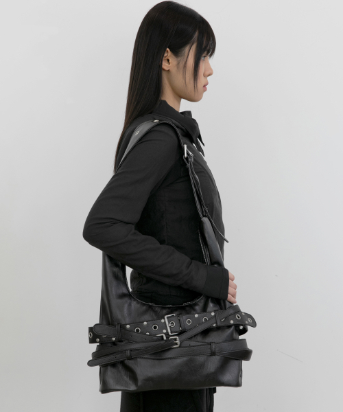 FLAREUP（フレアアップ）の「3-Layered Belted Bag (FL-742_Black)（ショルダーバッグ・レディース・ブラック・OS）」の6枚目の写真