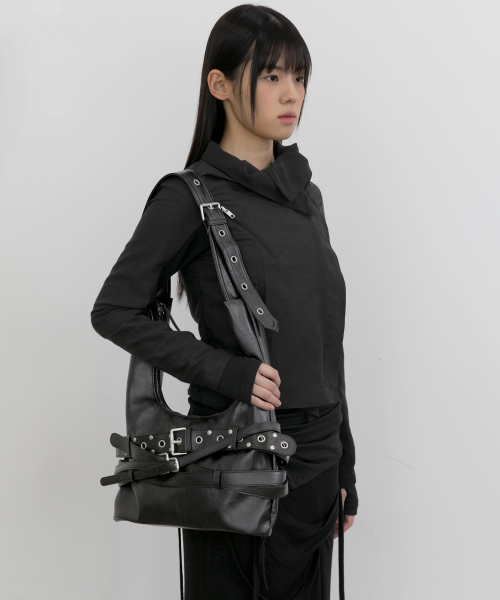 FLAREUP（フレアアップ）の「3-Layered Belted Bag (FL-742_Black)（ショルダーバッグ・レディース・ブラック・OS）」の7枚目の写真