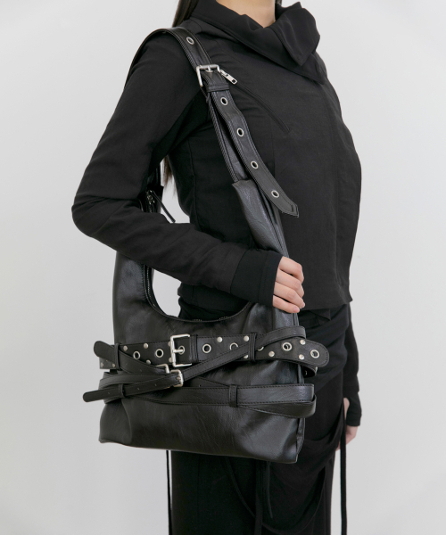 FLAREUP（フレアアップ）の「3-Layered Belted Bag (FL-742_Black)（ショルダーバッグ・レディース・ブラック・OS）」の9枚目の写真