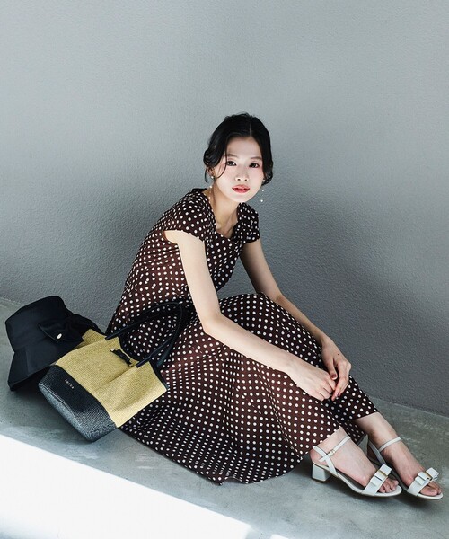 TOCCA(トッカ)の「DOT WALTZ ドレス(ワンピース・レディース・ブラウン系5/ブルー系5・0/2/4/6)」の6枚目の写真