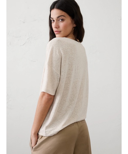BANANA REPUBLIC FACTORY STORE(バナナリパブリック ファクトリーストア)の「BANANA REPUBLIC FACTORY STORE リネン ブレンド Vネック Tシャツ(Tシャツ/カットソー・レディース・ブラック/ブルー/ナチュラル/ブルー系その他/エメラルド・S/M/XS/L)」の9枚目の写真