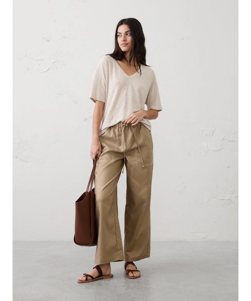 BANANA REPUBLIC FACTORY STORE(バナナリパブリック ファクトリーストア)の「BANANA REPUBLIC FACTORY STORE リネン ブレンド Vネック Tシャツ(Tシャツ/カットソー・レディース・ブラック/ブルー/ナチュラル/ブルー系その他/エメラルド・S/M/XS/L)」の8枚目の写真
