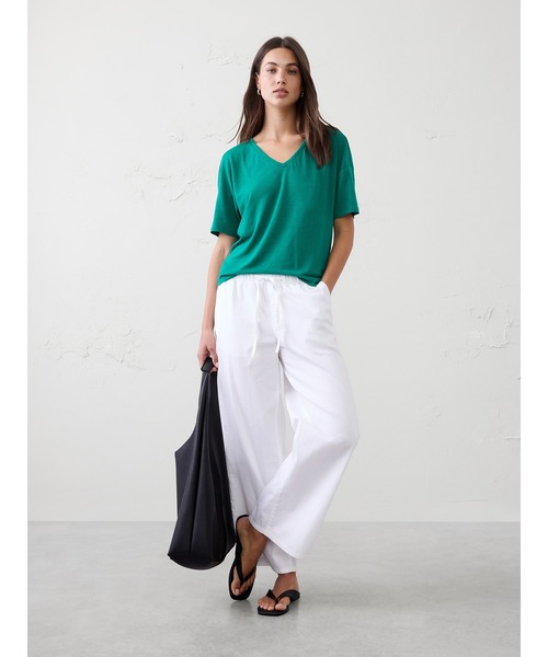 BANANA REPUBLIC FACTORY STORE(バナナリパブリック ファクトリーストア)の「BANANA REPUBLIC FACTORY STORE リネン ブレンド Vネック Tシャツ(Tシャツ/カットソー・レディース・ブラック/ブルー/ナチュラル/ブルー系その他/エメラルド・S/M/XS/L)」の13枚目の写真