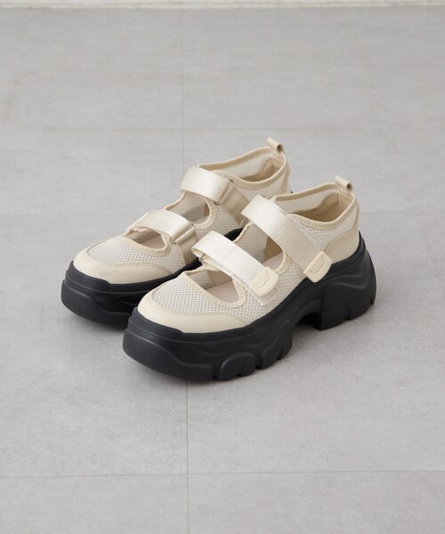 ear PAPILLONNER(イアパピヨネ)の「ベルクロボリュームソールシューズ【SUM1 STYLE】(サンダル・レディース・アイボリー/ブラック・SMALL/MEDIUM/LARGE)」の5枚目の写真