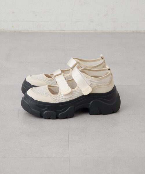 ear PAPILLONNER(イアパピヨネ)の「ベルクロボリュームソールシューズ【SUM1 STYLE】(サンダル・レディース・アイボリー/ブラック・SMALL/MEDIUM/LARGE)」の6枚目の写真