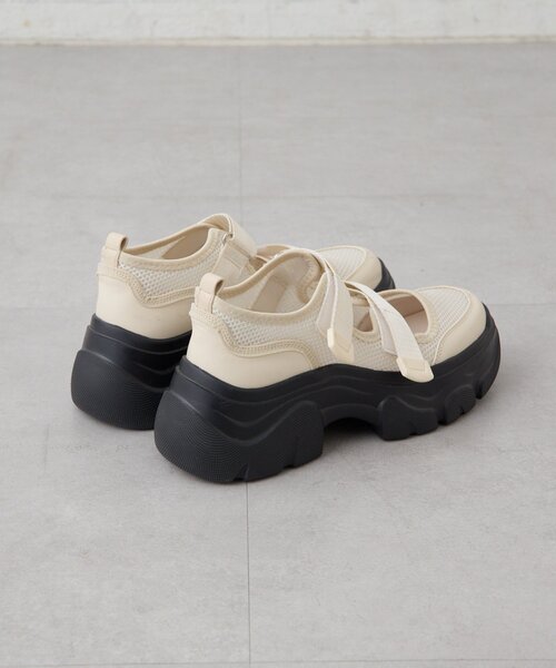 ear PAPILLONNER(イアパピヨネ)の「ベルクロボリュームソールシューズ【SUM1 STYLE】(サンダル・レディース・アイボリー/ブラック・SMALL/MEDIUM/LARGE)」の7枚目の写真
