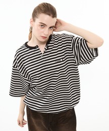 CODDERR（コーダー）の「【CODDERR】マルチボーダー ロゴ刺繍 リングスナップボタン ヘンリーネック 半袖Tシャツ（Tシャツ/カットソー）」