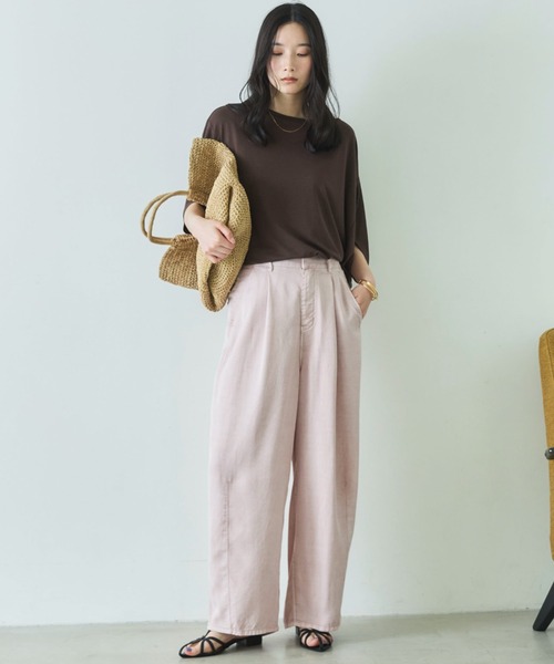 Doux archives(ドゥアルシーヴ)の「【抗菌防臭・接触冷感・UV加工】ドルマンTOPS(Tシャツ/カットソー・レディース・チャコールグレー/ブラウン/グレイッシュベージュ・FREE)」の4枚目の写真