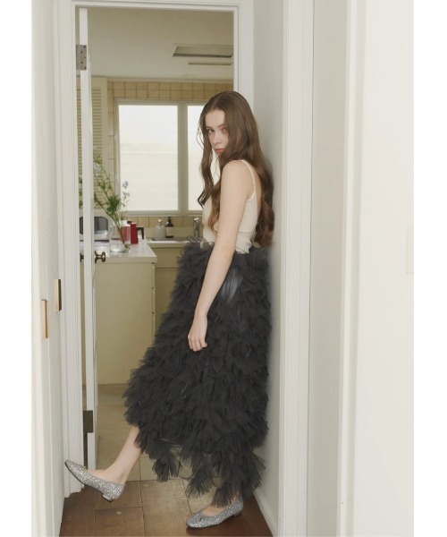 NOTREemor(ノートルエモア)の「ruffle tulle skirt(スカート・レディース・アイボリー/チャコールグレー・FREE)」の12枚目の写真