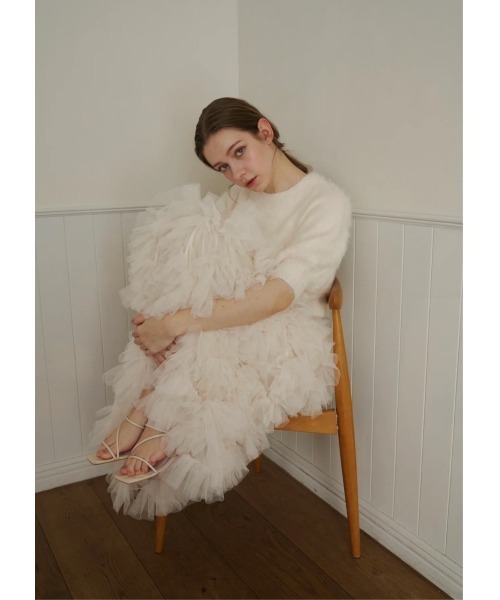 NOTREemor(ノートルエモア)の「ruffle tulle skirt(スカート・レディース・アイボリー/チャコールグレー・FREE)」の3枚目の写真