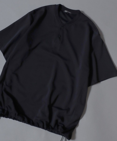 ANPAS(アンパス)の「ICEMAX Cool-Touch Henley T-Shirt / アイスマックス ヘンリーネック 無地 半袖Tシャツ 接触冷感 吸汗速乾 遮熱 紫外線カット メンズ トップス ドローコード付き ムジT(Tシャツ/カットソー・メンズ・ホワイト/チャコールグレー/ブラック・LL/M/L)」の2枚目の写真