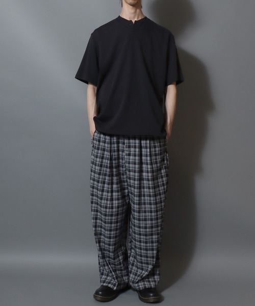 ANPAS(アンパス)の「ICEMAX Cool-Touch Henley T-Shirt / アイスマックス ヘンリーネック 無地 半袖Tシャツ 接触冷感 吸汗速乾 遮熱 紫外線カット メンズ トップス ドローコード付き ムジT(Tシャツ/カットソー・メンズ・ホワイト/チャコールグレー/ブラック・LL/M/L)」の18枚目の写真