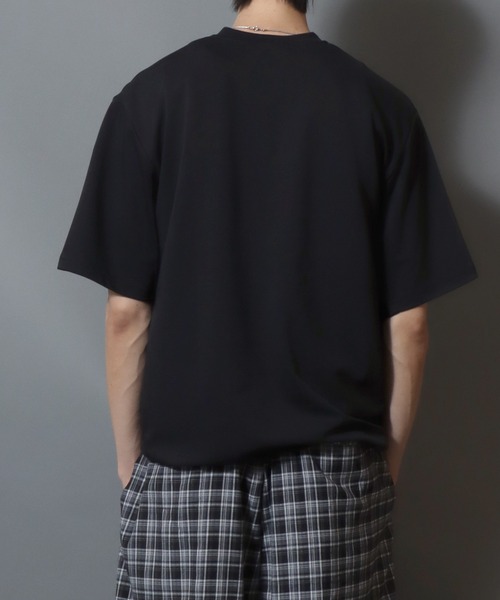 ANPAS(アンパス)の「ICEMAX Cool-Touch Henley T-Shirt / アイスマックス ヘンリーネック 無地 半袖Tシャツ 接触冷感 吸汗速乾 遮熱 紫外線カット メンズ トップス ドローコード付き ムジT(Tシャツ/カットソー・メンズ・ホワイト/チャコールグレー/ブラック・LL/M/L)」の20枚目の写真