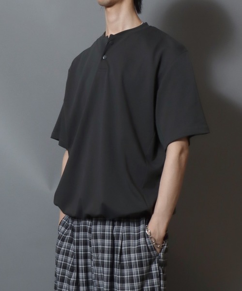 ANPAS(アンパス)の「ICEMAX Cool-Touch Henley T-Shirt / アイスマックス ヘンリーネック 無地 半袖Tシャツ 接触冷感 吸汗速乾 遮熱 紫外線カット メンズ トップス ドローコード付き ムジT(Tシャツ/カットソー・メンズ・ホワイト/チャコールグレー/ブラック・LL/M/L)」の11枚目の写真