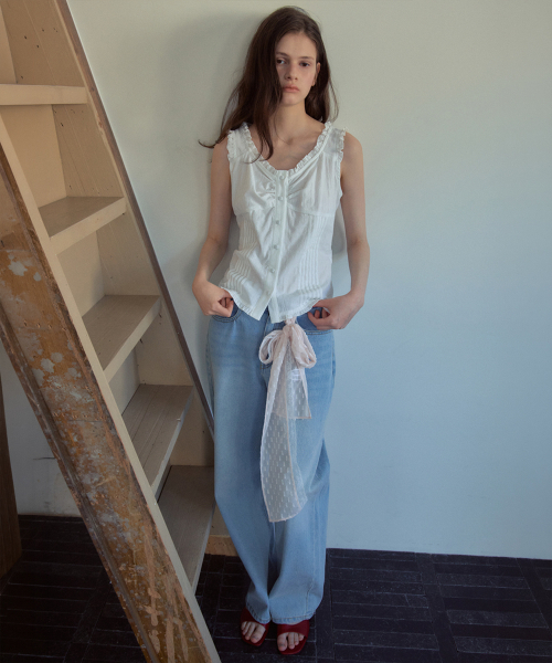 OURNOSTALGIA（アワー ノスタルジア）の「Melly Pintuck Sleeveless Blouse_Ivory(OB6BL04)（シャツ/ブラウス・レディース・アイボリー・SMALL/MEDIUM）」の2枚目の写真
