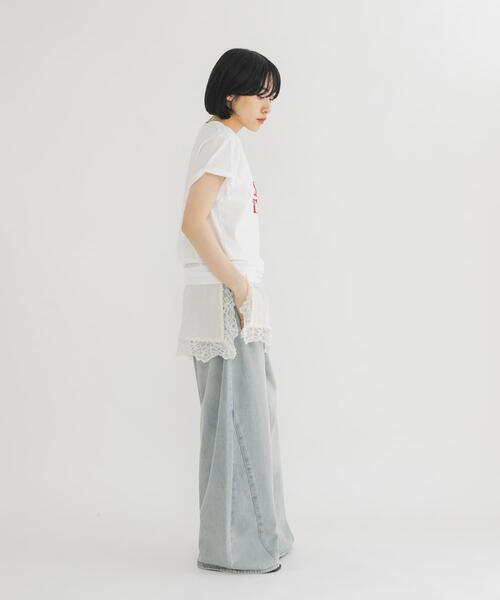 KBF(ケイビーエフ)の「フロッキーロゴTEE(Tシャツ/カットソー・レディース・オフホワイト/チャコールグレー/オートミール・ONE)」の9枚目の写真