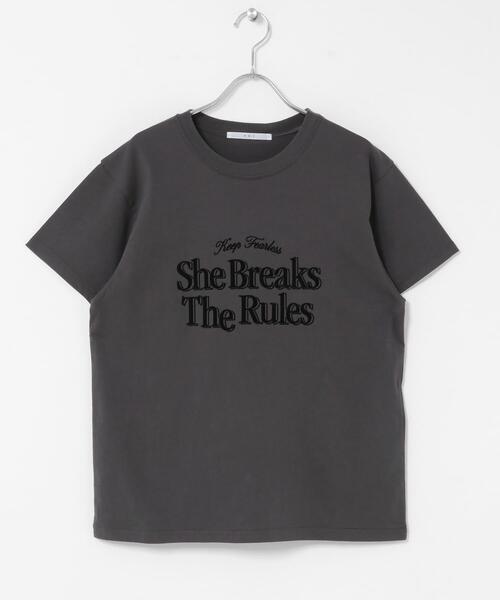 KBF(ケイビーエフ)の「フロッキーロゴTEE(Tシャツ/カットソー・レディース・オフホワイト/チャコールグレー/オートミール・ONE)」の18枚目の写真