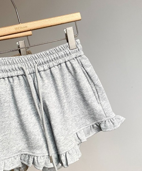 GEMEDA(ジェメダ)の「裾フリルスウェットショートパンツ(スウェットパンツ・レディース・グレー/ブラック・M)」の19枚目の写真