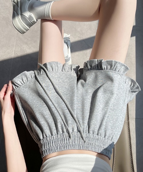 GEMEDA(ジェメダ)の「裾フリルスウェットショートパンツ(スウェットパンツ・レディース・グレー/ブラック・M)」の7枚目の写真