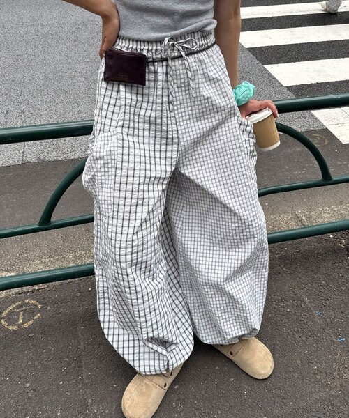 CIAOPANIC(チャオパニック)の「チェックバルーンイージーパンツ(その他パンツ・レディース・ホワイト/グリーン/ピンク/サックスブルー・ONE SIZE)」の1枚目の写真