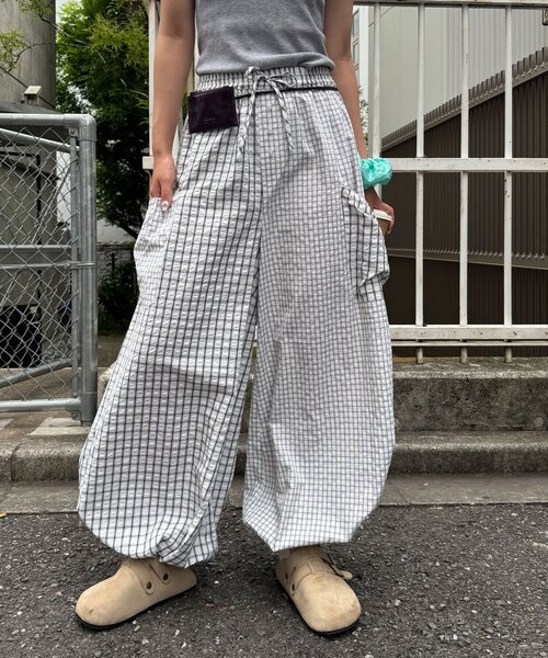 CIAOPANIC(チャオパニック)の「チェックバルーンイージーパンツ(その他パンツ・レディース・ホワイト/グリーン/ピンク/サックスブルー・ONE SIZE)」の6枚目の写真