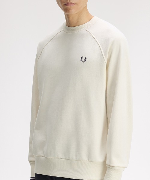 FRED PERRY（フレッドペリー）の「Tipped Crew Neck Sweatshirt／ティップドクルーネックスウェット（スウェット・メンズ・ダークネイビー/ベージュ/カーキ・XL/L/M/S）」の2枚目の写真