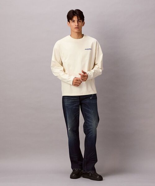Calvin Klein(カルバン・クライン)の「長袖Tシャツ - グラフィックロゴオーバーサイズロングスリーブTシャツ(Tシャツ/カットソー・メンズ・アイボリー・S/M/L)」の8枚目の写真