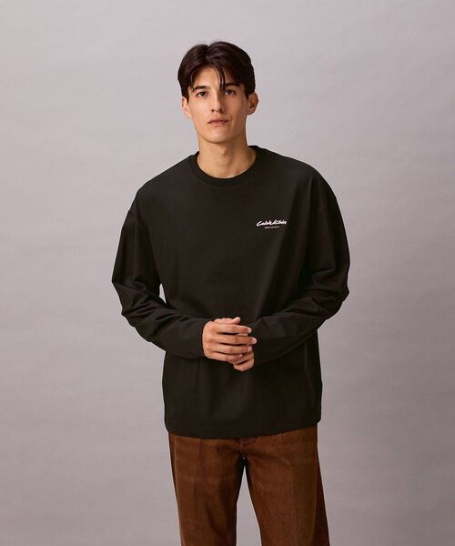 Calvin Klein(カルバン・クライン)の「長袖Tシャツ - グラフィックロゴオーバーサイズロングスリーブTシャツ(Tシャツ/カットソー・メンズ・アイボリー・S/M/L)」の18枚目の写真