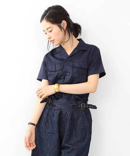 BEAMS BOY(ビームスボーイ)の「▲【FUDGE5月号掲載】BEAMS BOY / スイスコットン ムジ 開襟ショートスリーブ(シャツ/ブラウス・レディース・ホワイト/ネイビー・ONE SIZE)」の2枚目の写真