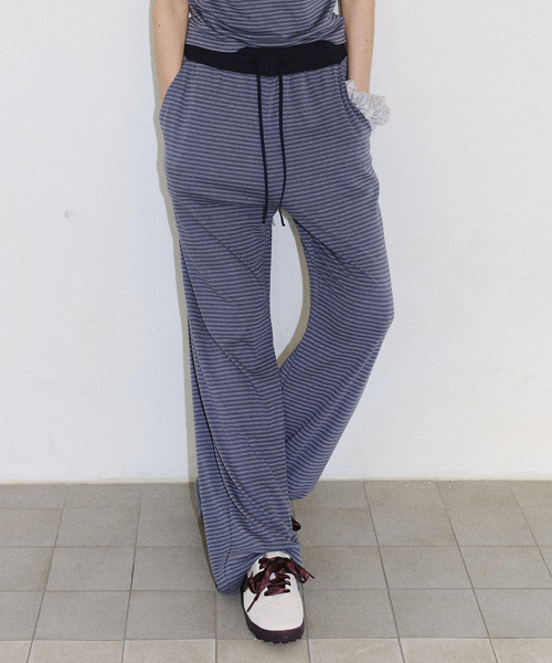 EN OR（エンオール）の「[CORE] COLOR COMBI STRIPE SWEATPANTS - DARK GREY（スウェットパンツ・レディース・その他・FREE）」の3枚目の写真