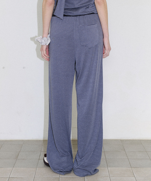 EN OR（エンオール）の「[CORE] COLOR COMBI STRIPE SWEATPANTS - DARK GREY（スウェットパンツ・レディース・その他・FREE）」の4枚目の写真