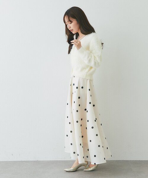 La boutique BonBon(ラブティックボンボン)の「【極上の肌触り】へアリーフェザーVネックカーディガン(カーディガン/ボレロ・レディース・オフホワイト/チャコールグレー/ピンク系その他2・FREE)」の8枚目の写真