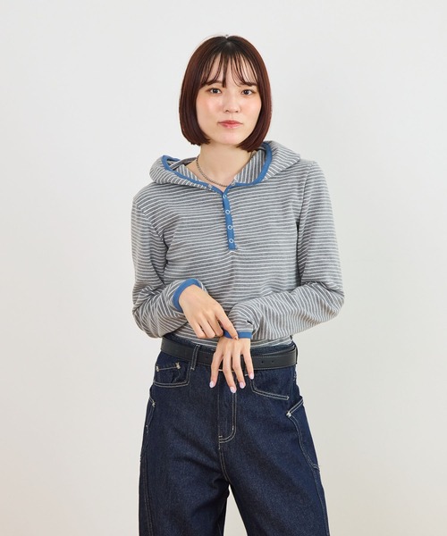 ABYS(アビス)の「ヘンリーネックフーディートップス/長袖(Tシャツ/カットソー・レディース・グレー/ネイビー・FREE)」の20枚目の写真