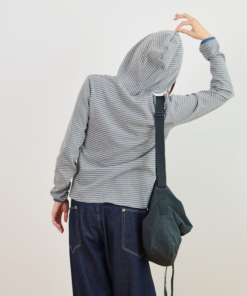 ABYS(アビス)の「ヘンリーネックフーディートップス/長袖(Tシャツ/カットソー・レディース・グレー/ネイビー・FREE)」の22枚目の写真