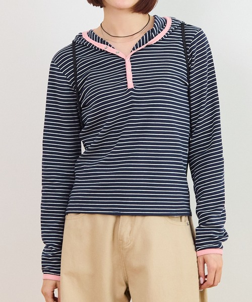ABYS(アビス)の「ヘンリーネックフーディートップス/長袖(Tシャツ/カットソー・レディース・グレー/ネイビー・FREE)」の5枚目の写真
