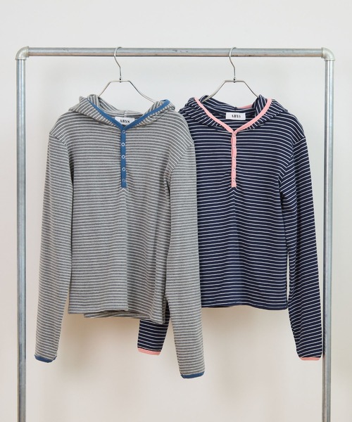 ABYS(アビス)の「ヘンリーネックフーディートップス/長袖(Tシャツ/カットソー・レディース・グレー/ネイビー・FREE)」の13枚目の写真