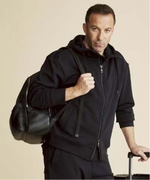 1 piu 1 uguale 3（ウノピゥウノウグァーレトレ）の「GRANVIA NECK ZIP PARKA（パーカー・メンズ・オフホワイト/ブラック・Ⅲ/Ⅵ/Ⅴ/Ⅳ）」の3枚目の写真
