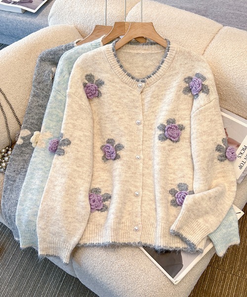 AMAJI(アマジ)の「立体フラワー クロシェ編み クルーネック ニットカーディガン(カーディガン/ボレロ・レディース・ライトグリーン/グレー/ベージュ・FREE)」の4枚目の写真