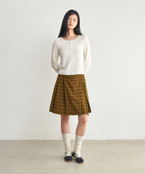GLW（ジーエルダブリュ）の「[w] ステディワッフルスリムヘンリーネックTシャツクリーム（Tシャツ/カットソー・レディース・その他・FREE）」の3枚目の写真