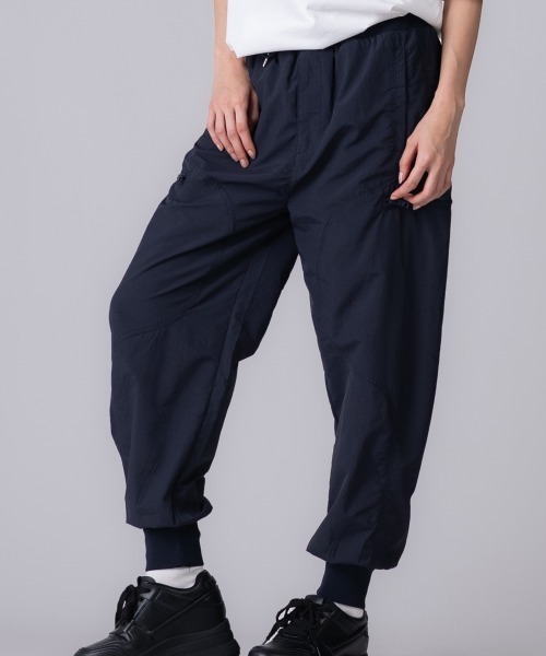 rehacer(レアセル)の「rehacer : Technical Jogger Pants / テクニカル ジョガー パンツ(その他パンツ・レディース・ブラック/カーキ・SMALL)」の13枚目の写真